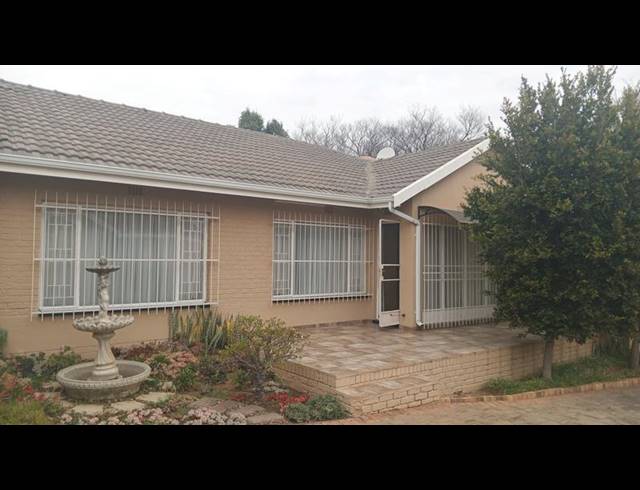 3 BEDROOM HOUSE FOR SALE IN GREENHILLS
